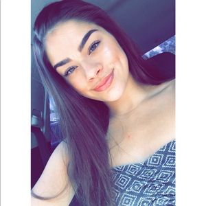 Meet your Posher, Kayla Pichey ❤️